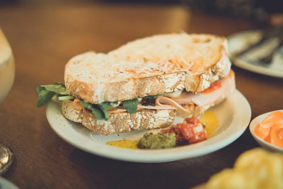 Broodje van de lunchkaart